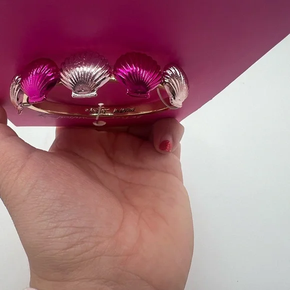 NWT Betsey Johnson Pink Metallic Seashell Bangle Bracelet - Picture 2 of 8